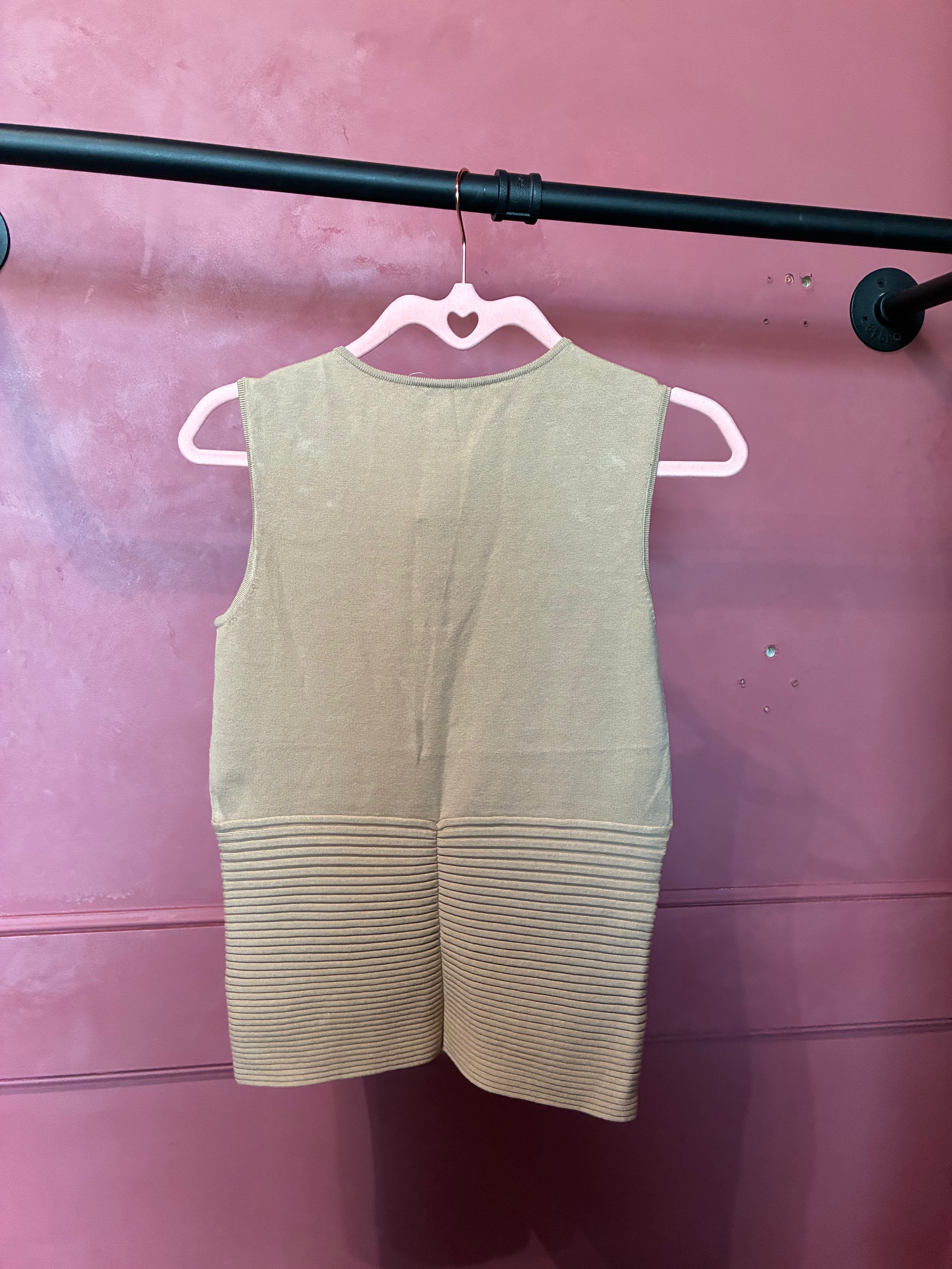 Vintage Caché Gold Tortoiseshell Ring Knit Top